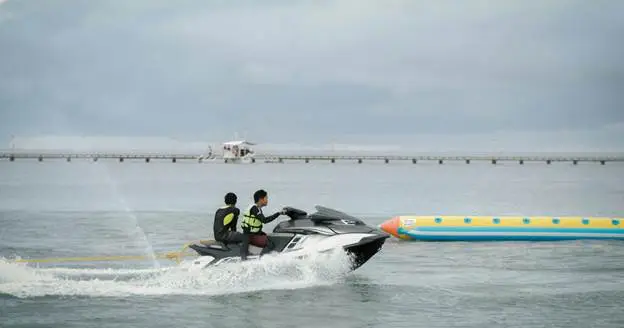 how to turn and stop a jet ski safely