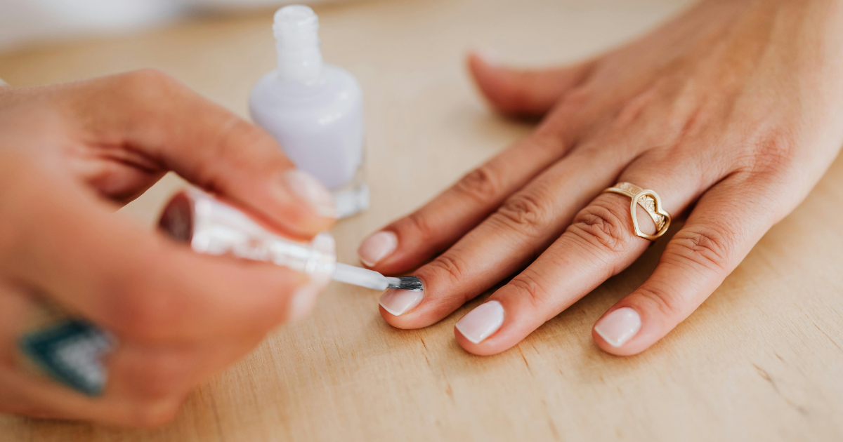 how to dip nails at home