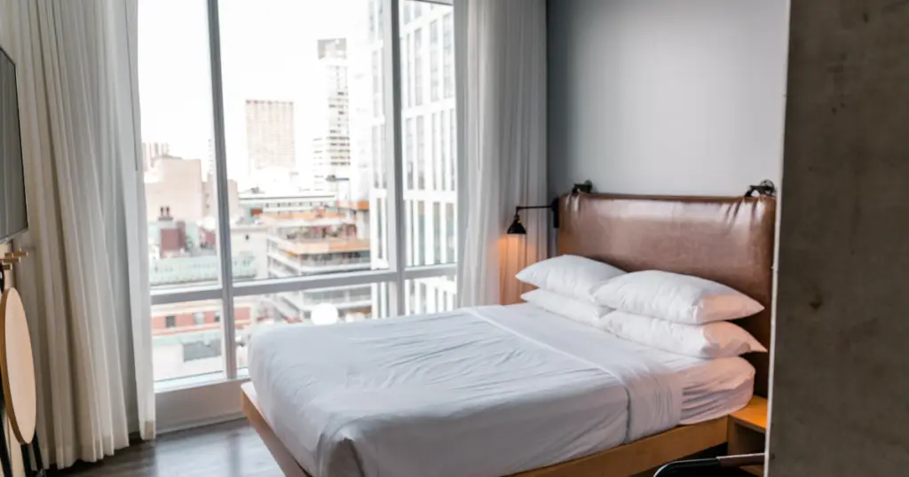 Do you have to clean an Airbnb before you leave