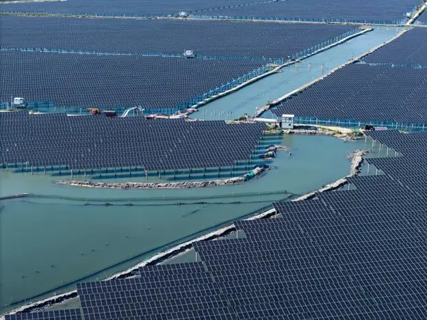 Can solar panels get wet