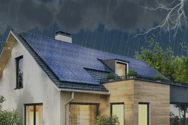 Can solar panels get wet